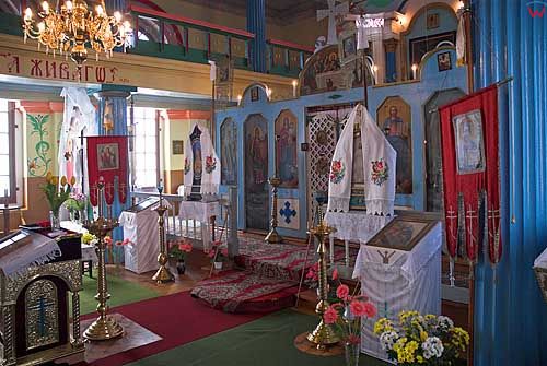 Wnętrze cerkwi prawosławnej w  kościele poewangelickim w Ornecie